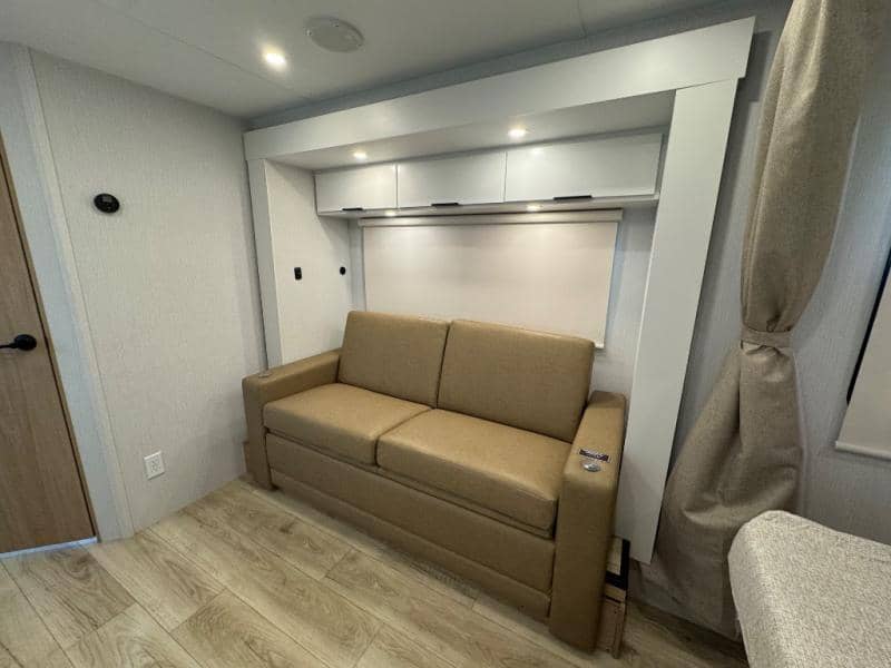 2026 Winnebago 2026 Winnebago Thrive - thumbnail 14