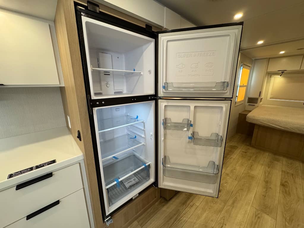 2026 Winnebago 2026 Winnebago Thrive - thumbnail 9