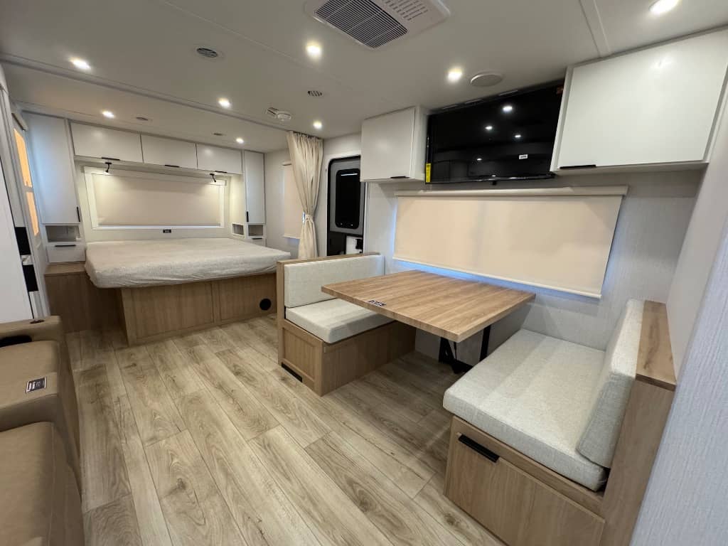 2026 Winnebago 2026 Winnebago Thrive - thumbnail 17