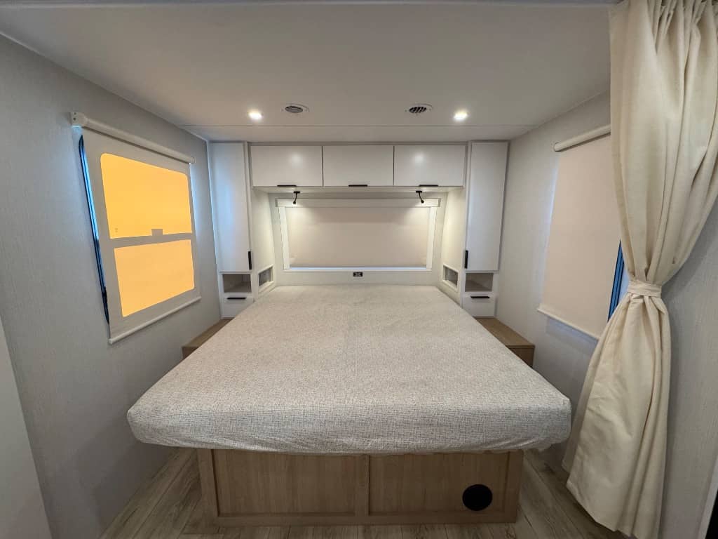 2026 Winnebago 2026 Winnebago Thrive - thumbnail 19