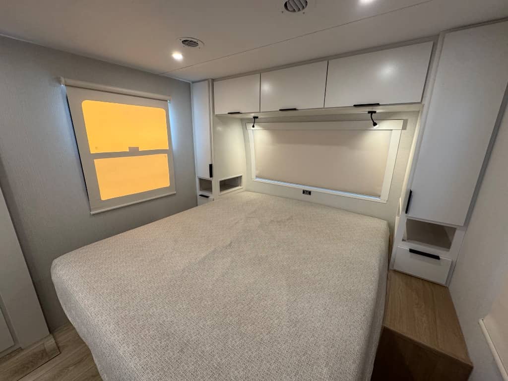 2026 Winnebago 2026 Winnebago Thrive - thumbnail 21