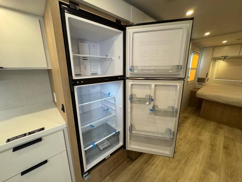 2026 Winnebago 2026 Winnebago Thrive - thumbnail 9