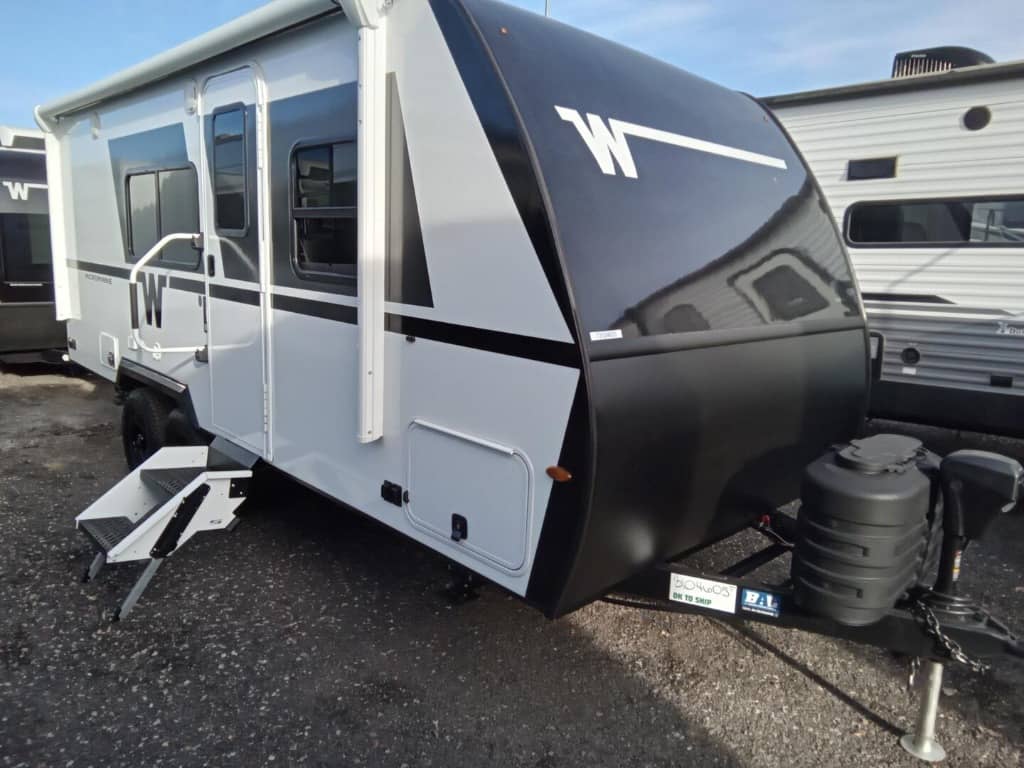 2026 Winnebago 2026 Winnebago Micro Minnie - thumbnail 3