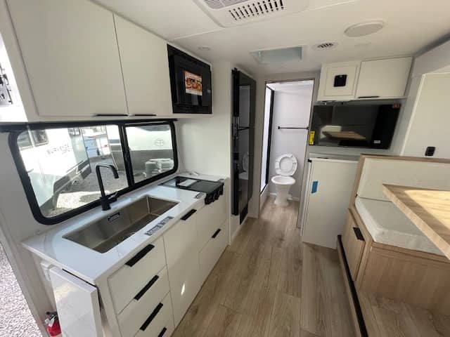 2026 Winnebago 2026 Winnebago Micro Minnie - thumbnail 6