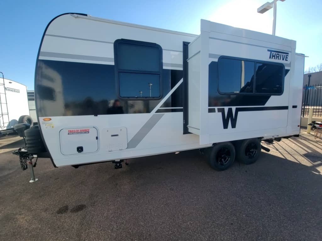 2026 Winnebago 2026 Winnebago Thrive - thumbnail 6