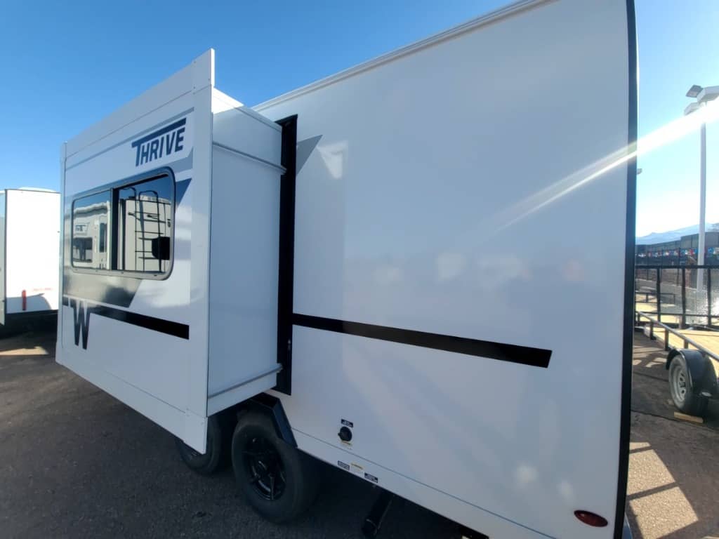 2026 Winnebago 2026 Winnebago Thrive - thumbnail 8