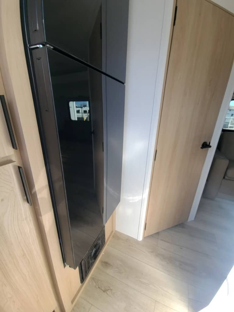 2026 Winnebago 2026 Winnebago Thrive - thumbnail 13