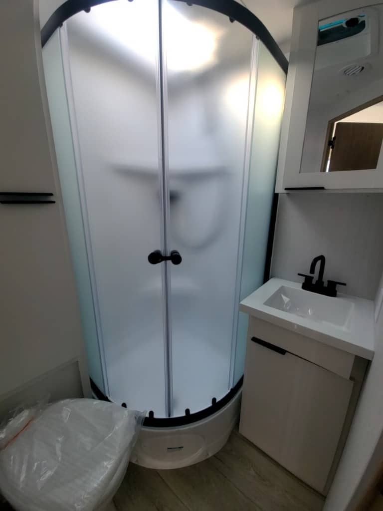 2026 Winnebago 2026 Winnebago Thrive - thumbnail 25