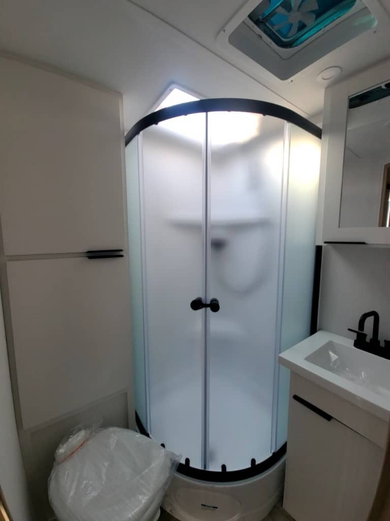 2026 Winnebago 2026 Winnebago Thrive - thumbnail 26