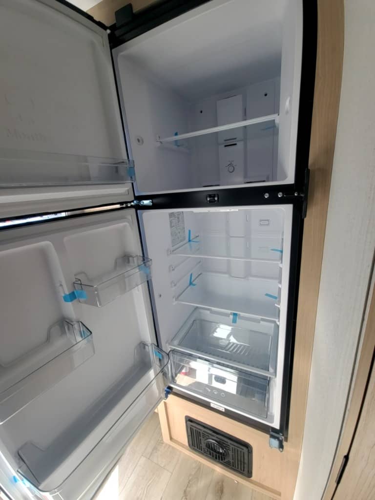 2026 Winnebago 2026 Winnebago Thrive - thumbnail 27