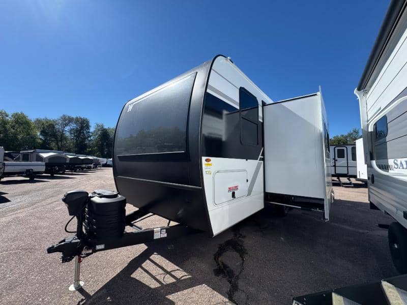 2026 Winnebago 2026 Winnebago Thrive - thumbnail 3