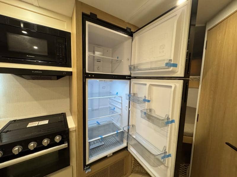 2026 Winnebago 2026 Winnebago Thrive - thumbnail 17