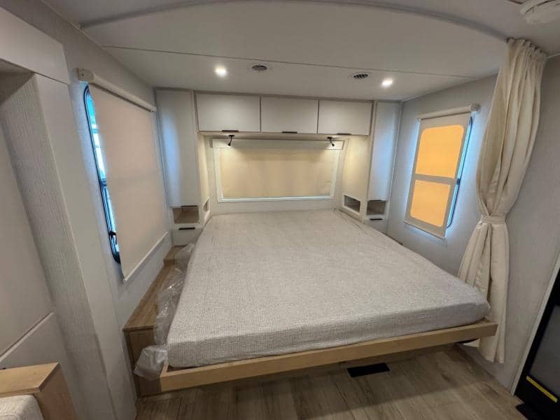 2026 Winnebago 2026 Winnebago Thrive - thumbnail 23