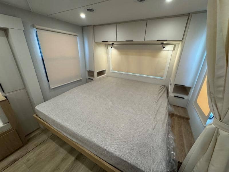 2026 Winnebago 2026 Winnebago Thrive - thumbnail 24