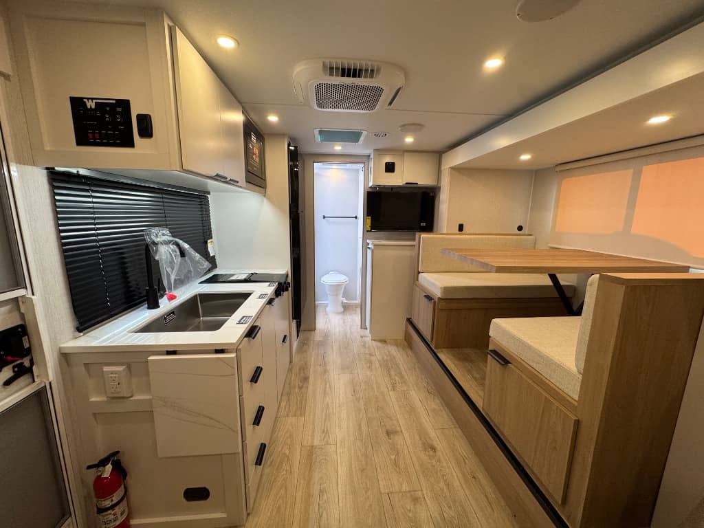 2026 Winnebago 2026 Winnebago Micro Minnie - thumbnail 6