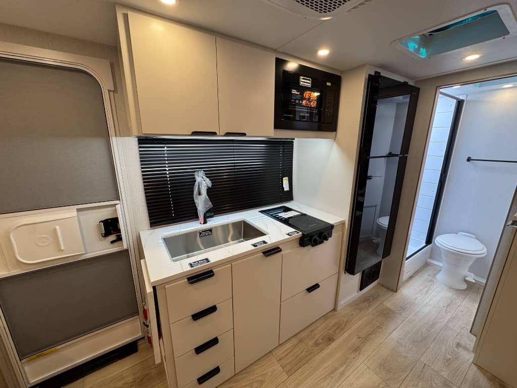 2026 Winnebago 2026 Winnebago Micro Minnie - thumbnail 13