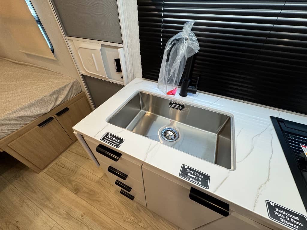 2026 Winnebago 2026 Winnebago Micro Minnie - thumbnail 17