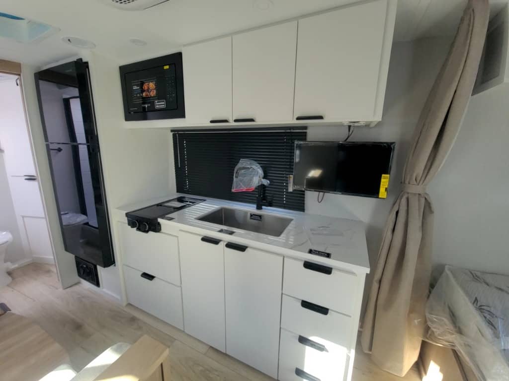 2026 Winnebago 2026 Winnebago Micro Minnie - thumbnail 17