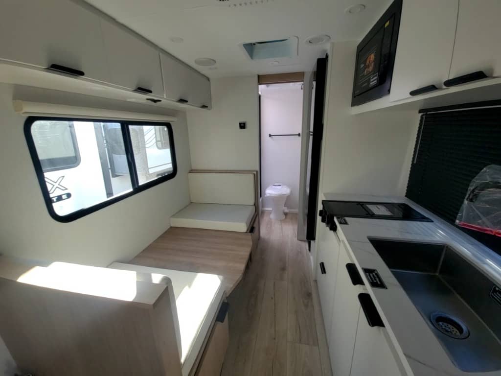 2026 Winnebago 2026 Winnebago Micro Minnie - thumbnail 18