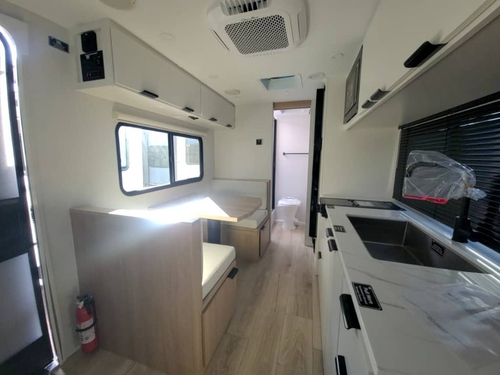 2026 Winnebago 2026 Winnebago Micro Minnie - thumbnail 21