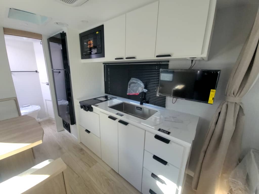 2026 Winnebago 2026 Winnebago Micro Minnie - thumbnail 22