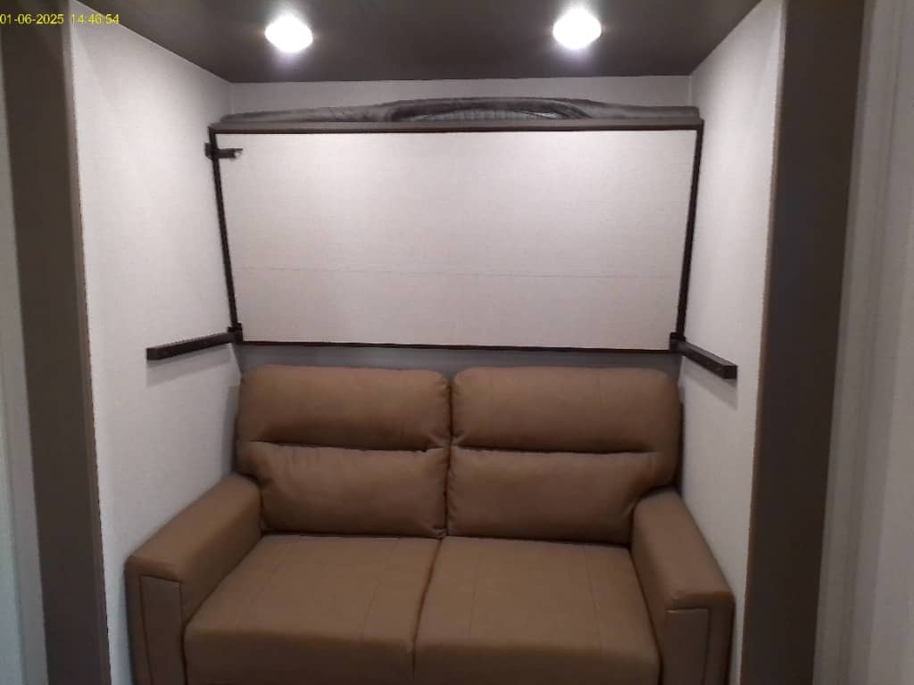 2026 East to West 2026 East to West Blackthorn - thumbnail 10