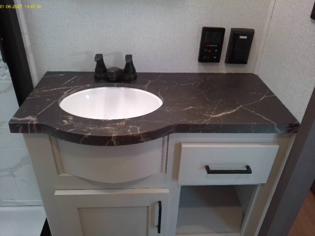 2026 East to West 2026 East to West Blackthorn - thumbnail 16