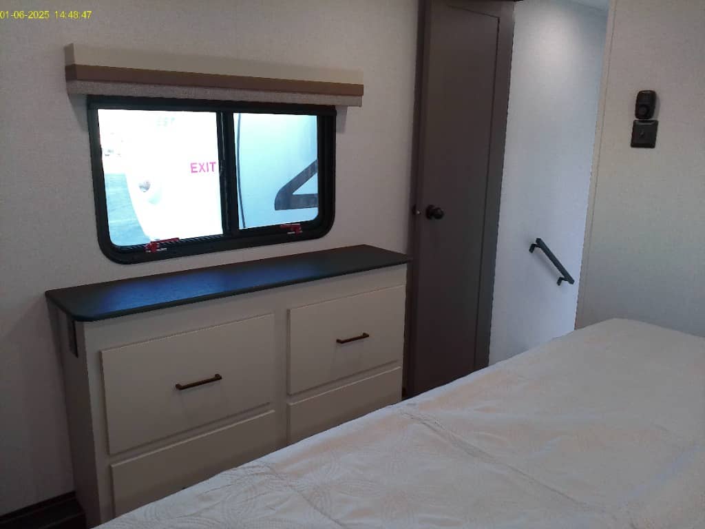 2026 East to West 2026 East to West Blackthorn - thumbnail 17