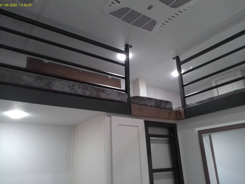 2026 East to West 2026 East to West Blackthorn - thumbnail 21