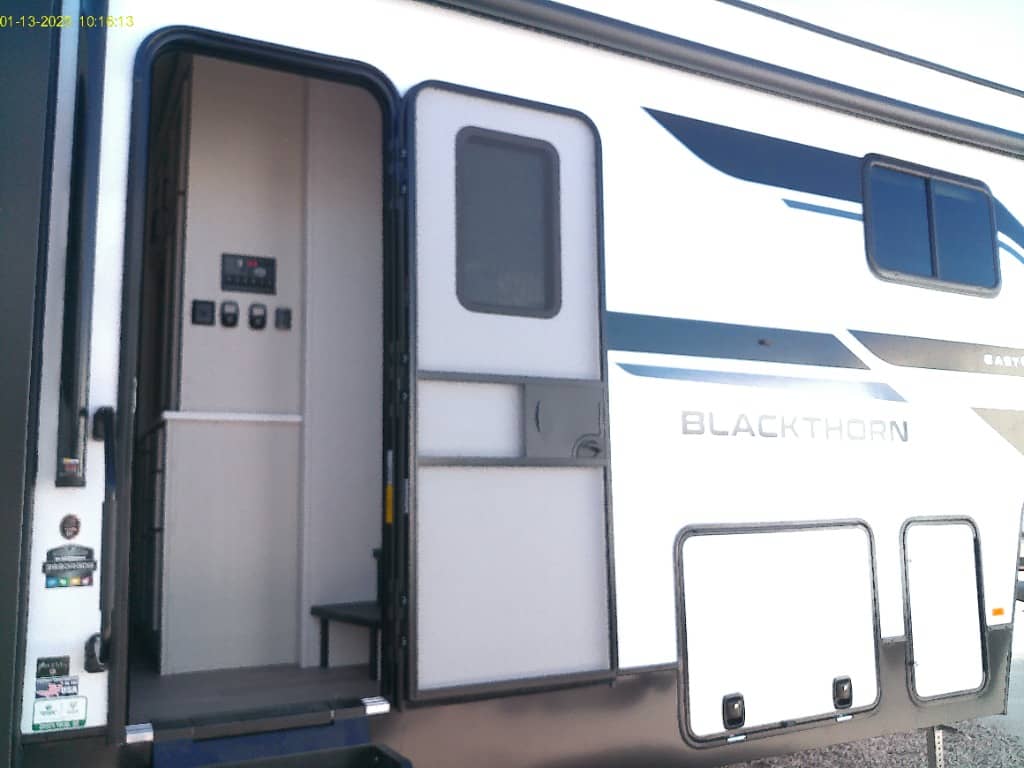 2026 East to West 2026 East to West Blackthorn - thumbnail 5