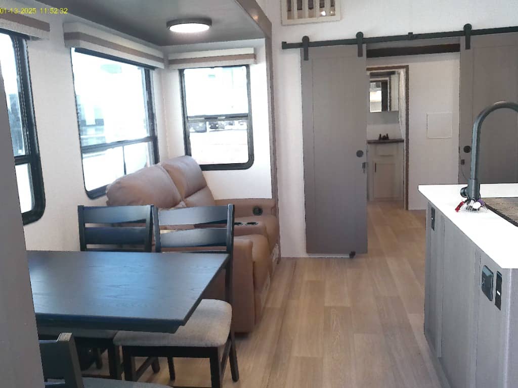 2026 East to West 2026 East to West Blackthorn - thumbnail 8