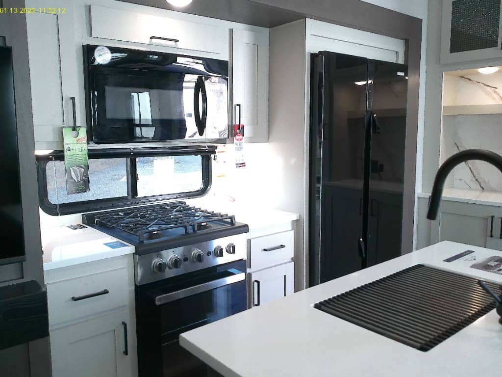 2026 East to West 2026 East to West Blackthorn - thumbnail 9