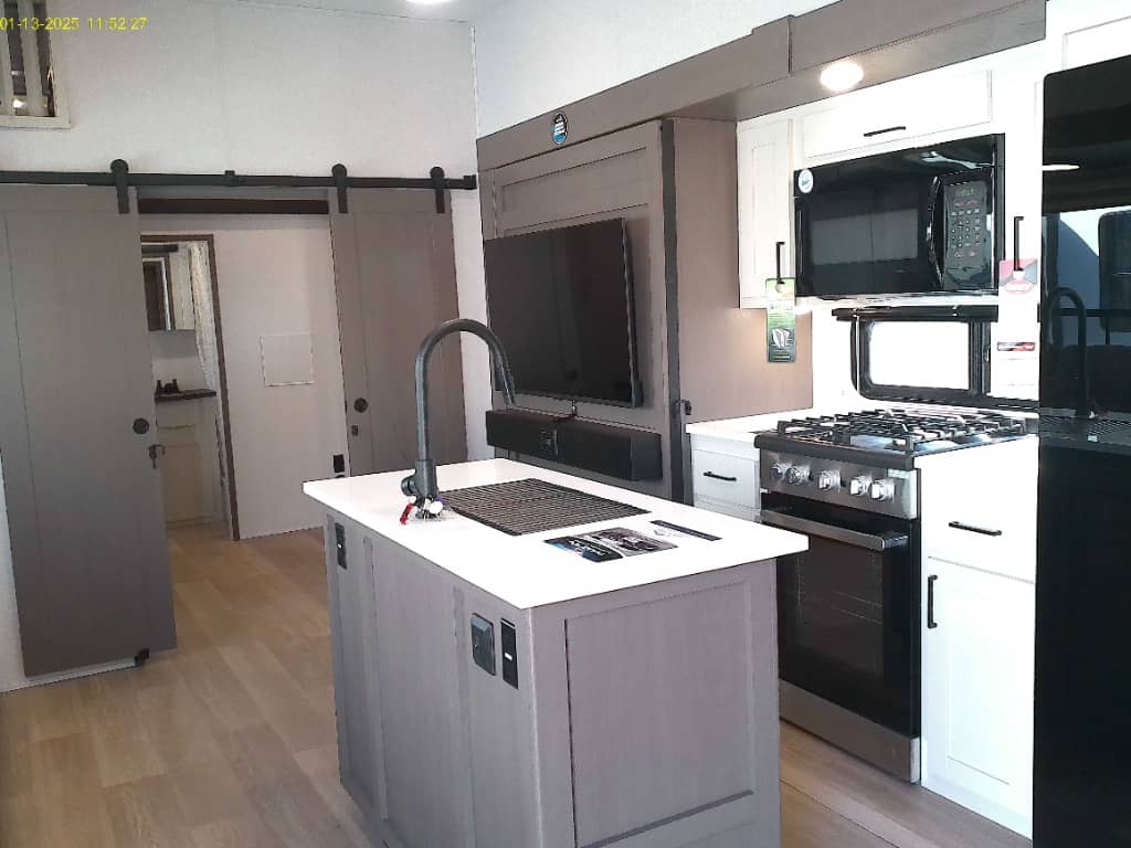 2026 East to West 2026 East to West Blackthorn - thumbnail 11