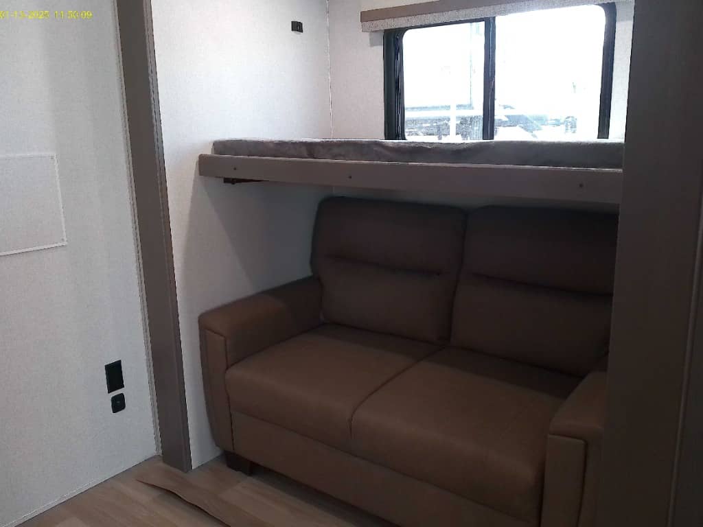 2026 East to West 2026 East to West Blackthorn - thumbnail 12