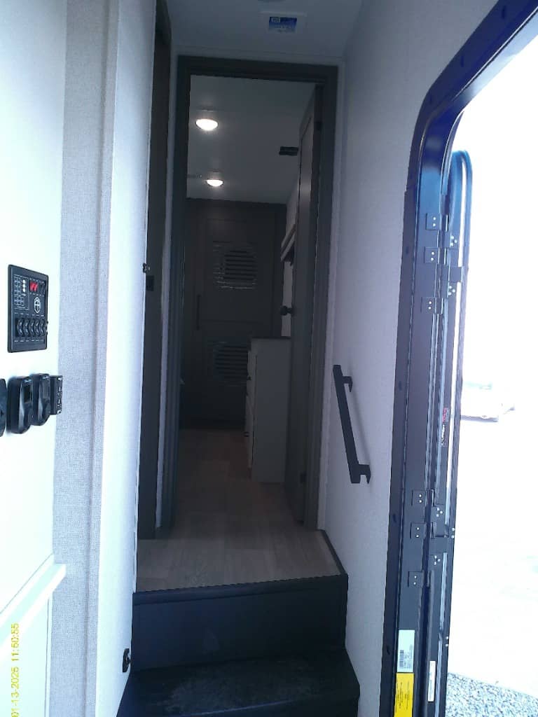 2026 East to West 2026 East to West Blackthorn - thumbnail 22