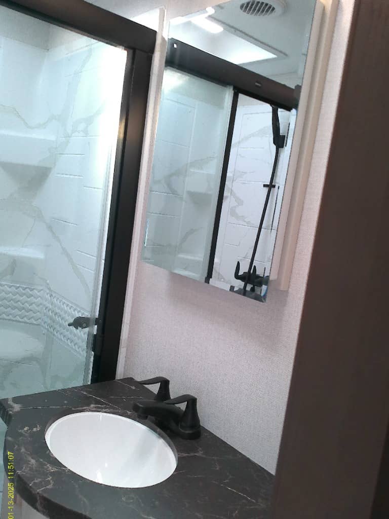 2026 East to West 2026 East to West Blackthorn - thumbnail 24