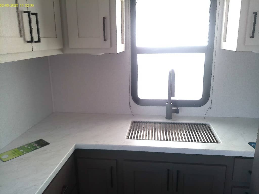 2026 East to West 2026 East to West Blackthorn - thumbnail 10