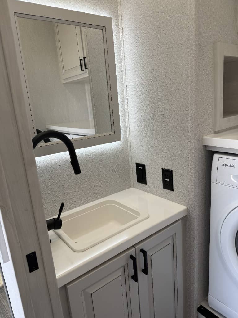 2026 East to West 2026 East to West Ahara - thumbnail 12