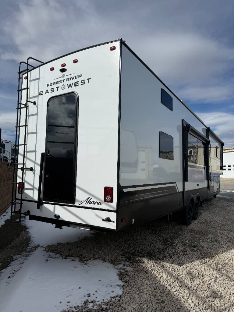 2026 East to West 2026 East to West Ahara - thumbnail 4