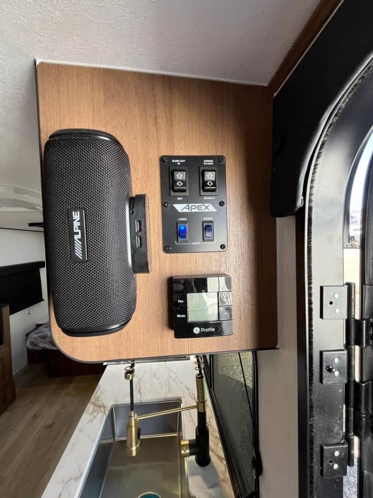 2026 Coachmen 2026 Coachmen Apex Nano - thumbnail 33