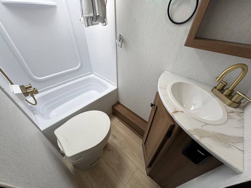 2026 Coachmen 2026 Coachmen Apex Nano - thumbnail 12