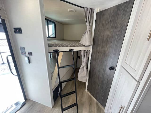 2026 Forest River 2026 Forest River R-Pod Un-Mapped - thumbnail 6