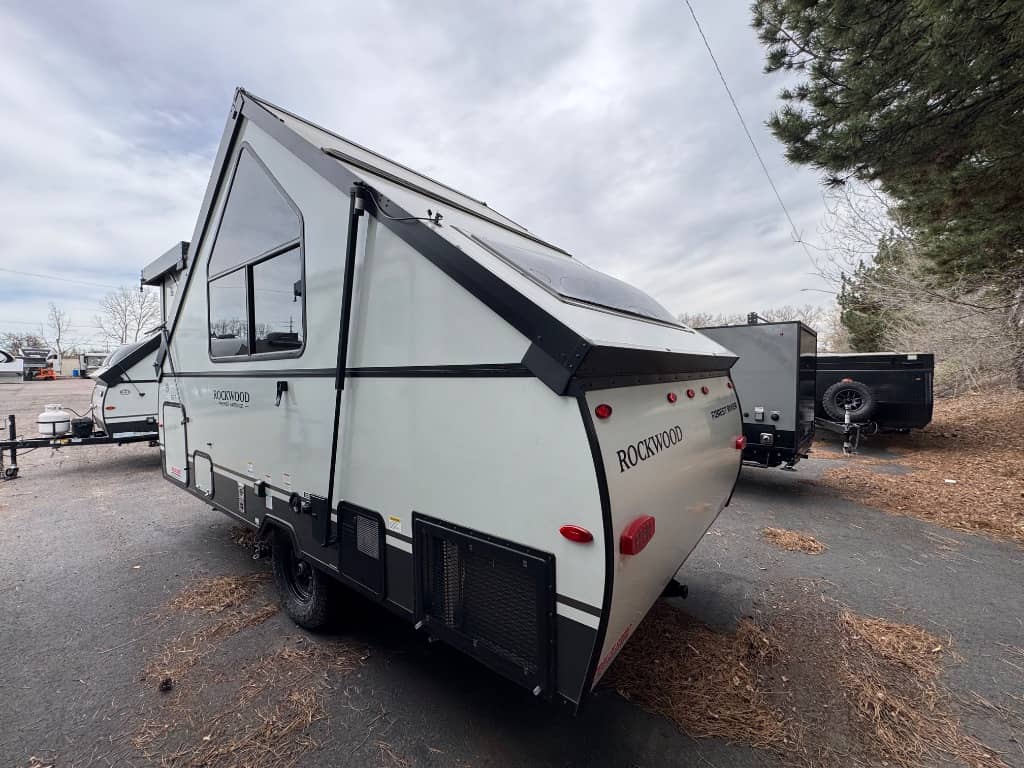 2026 Rockwood 2026 Rockwood Hard Side High Wall Series - thumbnail 4