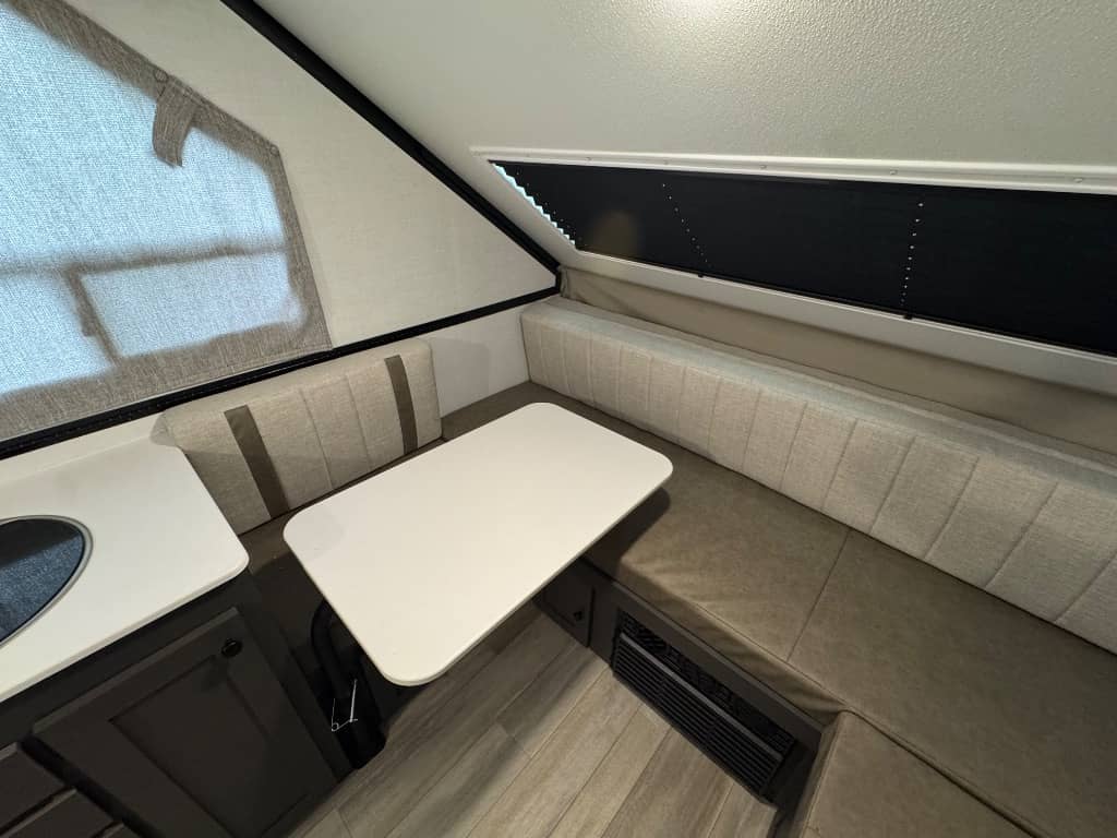 2026 Rockwood 2026 Rockwood Hard Side High Wall Series - thumbnail 8