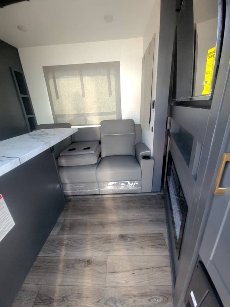 2026 Forest River 2026 Forest River Xlr Boost X Toy Hauler - thumbnail 6