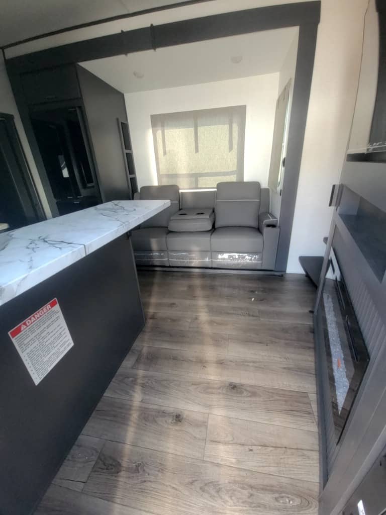 2026 Forest River 2026 Forest River Xlr Boost X Toy Hauler - thumbnail 18