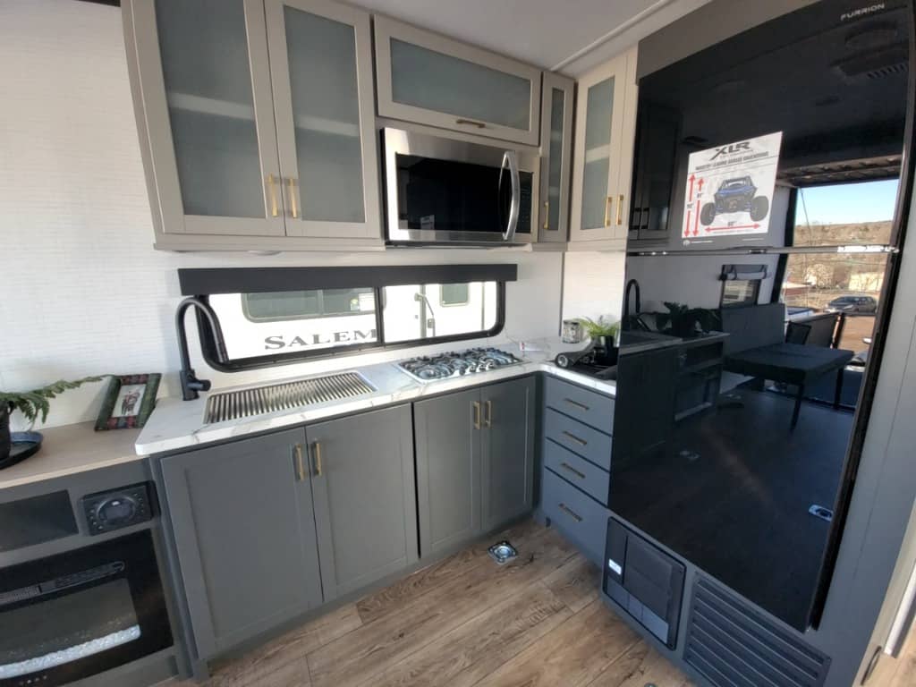 2026 Forest River 2026 Forest River Xlr Boost Toy Hauler - thumbnail 19