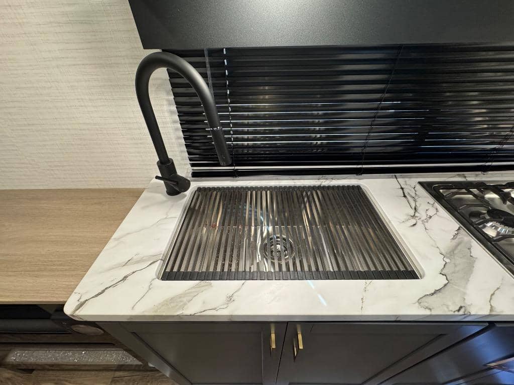 2026 Forest River 2026 Forest River Xlr Boost Toy Hauler - thumbnail 14