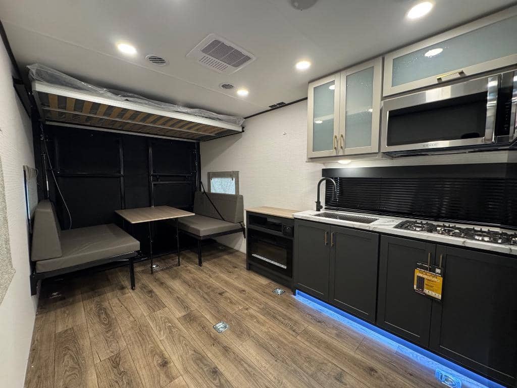 2026 Forest River 2026 Forest River Xlr Boost Toy Hauler - thumbnail 9