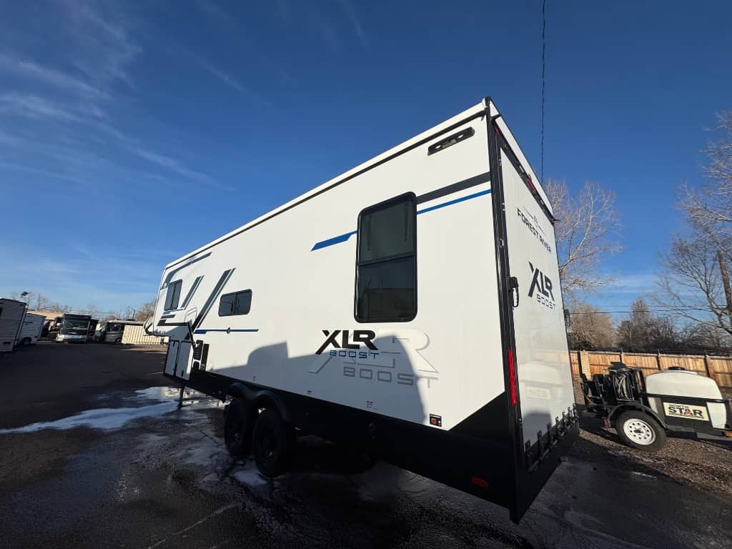 2026 Forest River 2026 Forest River Xlr Boost Toy Hauler - thumbnail 4